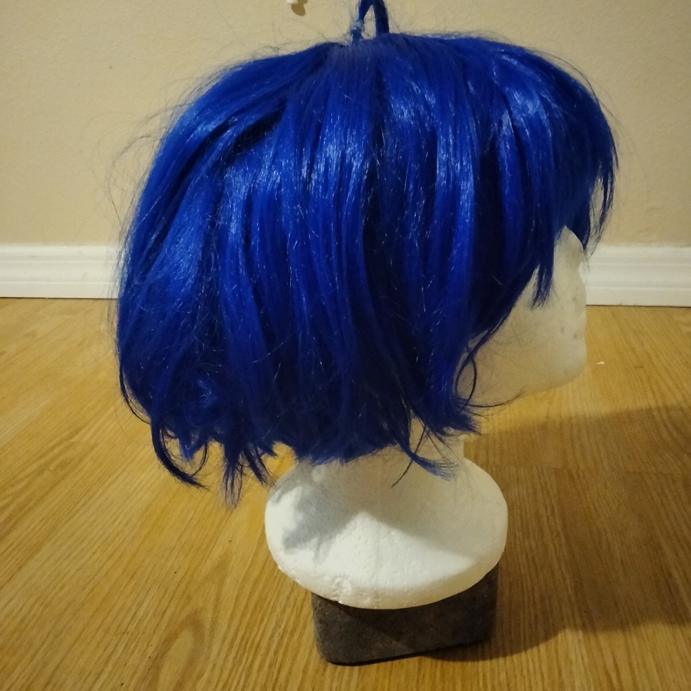 short dark blue wig